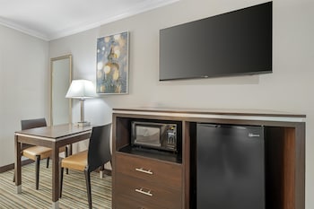 Standard Room, 2 Queen Beds, Non Smoking, Refrigerator & Microwave