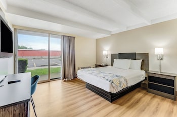 Standard Room, 1 Queen Bed, Smoking