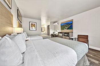 Room, 2 Double Beds (Hotel Room)