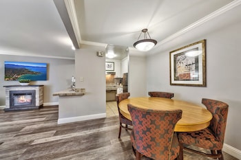 Deluxe Suite, 1 Bedroom (ADA)