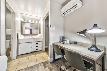 Room, 2 Double Beds (Hotel Room)