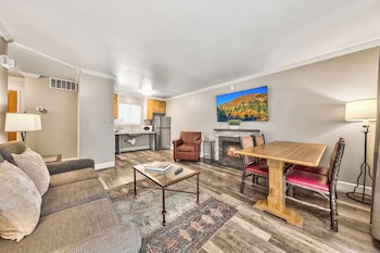 Deluxe Suite, 2 Bedrooms (ADA)