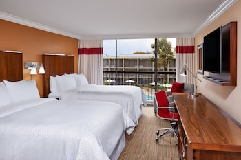 Room, 2 Queen Beds (Mobility/Hearing Accessible, Tub)