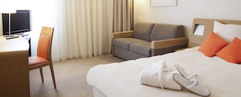 Executive Room, 1 Queen Bed with Sofa bed