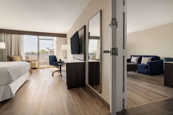 Suite, Multiple Beds, Non Smoking