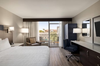 Room, 1 King Bed, Non Smoking, Pool View
