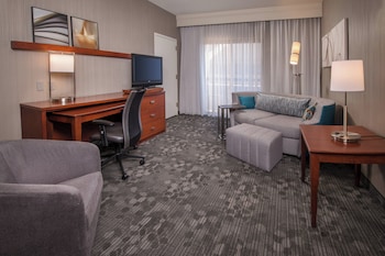 Suite, Multiple Beds, Hearing Accessible