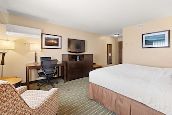 Standard Room, 1 Queen Bed, Patio, Courtyard View