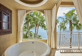 Suite, Multiple Beds, Oceanfront (Lodge)
