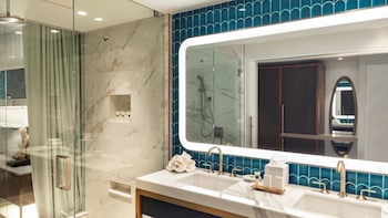Premier Suite, Multiple Beds, Oceanfront