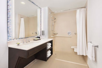 Traditional Room, 2 Double Beds (Mobility/Hearing Access, Roll-In Shwr)