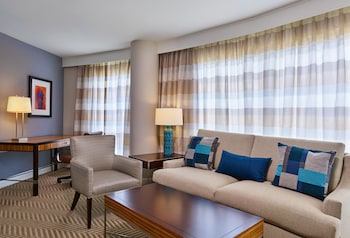 Junior Suite, 1 King Bed with Sofa bed, City View
