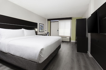 Standard Room, 1 Queen Bed, Accessible (Communications, Accessible Tub)