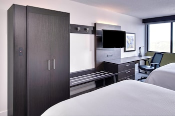 Standard Room, 1 Queen Bed, Accessible (Communications, Accessible Tub)