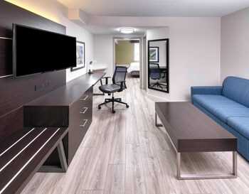 Standard Room, 1 Queen Bed with Sofa bed (Extra Floor Space)