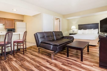 Suite, 1 Queen Bed, Accessible, Non Smoking