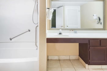 Executive Studio Suite, 2 Queen Beds, Non Smoking