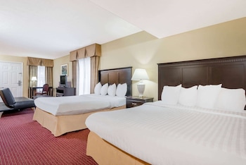 Executive Studio Suite, 2 Queen Beds, Non Smoking
