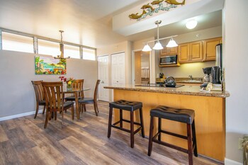 Condo, 1 Bedroom, Oceanfront (Unit 708 ,1Bath)