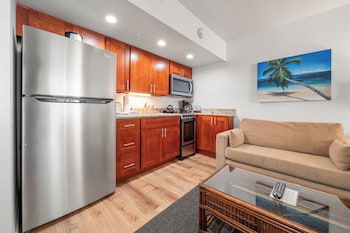 Studio, Ocean View (Unit 402)