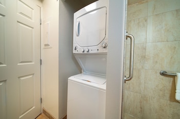 Studio, Ocean View (Unit 903)