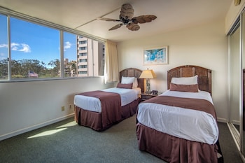 Condo, 2 Bedrooms, 2 Bathrooms, Partial Ocean View (Unit 401)