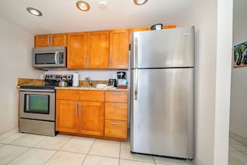 Studio, Ocean View (Unit 1205 )