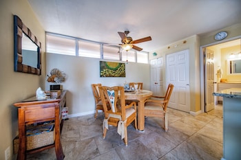 Condo, 1 Bedroom, Ocean View (Unit 807 ,1Bath)