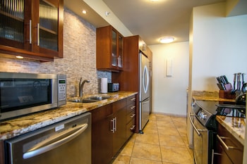Condo, 2 Bedrooms, 2 Bathrooms, Oceanfront (Unit 1110)