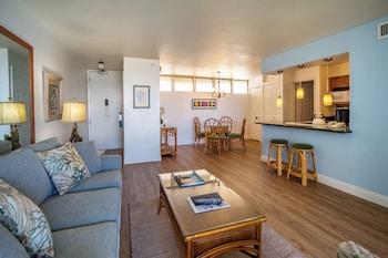 Condo, 1 Bedroom, Oceanfront (Unit 208 ,1Bath)
