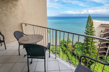 Studio, Ocean View (Unit 1005)