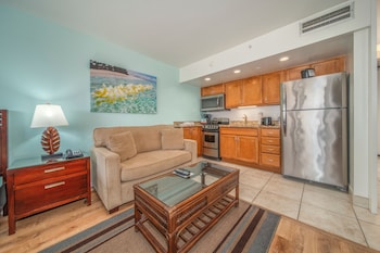 Studio, Ocean View (Unit 819)