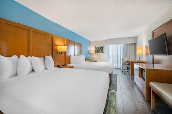 Deluxe Room, 2 Queen Beds, Balcony, Oceanfront