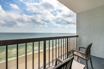 Executive Room, 1 King Bed with Sofa bed, Balcony, Oceanfront