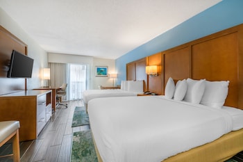 Executive Room, 2 Queen Beds, Kitchenette, Oceanfront