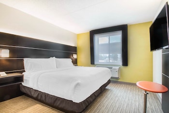 Suite, 1 King Bed with Sofa bed (Accessible Tub)