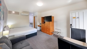 Deluxe Room, 1 King Bed, Non Smoking