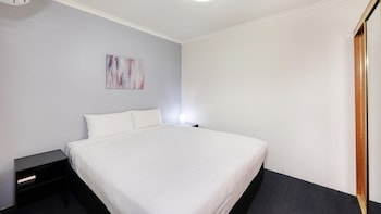 Superior Apartment, 1 King Bed, Non Smoking, Kitchenette