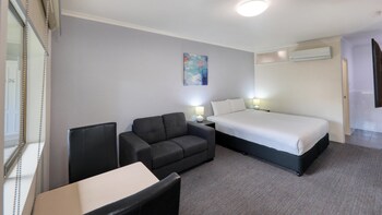 Deluxe Room, 1 King Bed, Non Smoking