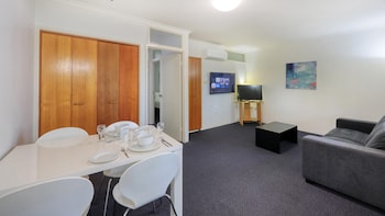 Superior Apartment, 1 King Bed, Non Smoking, Kitchenette