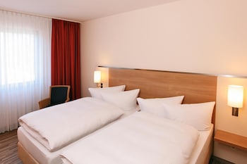 Comfort Room, 1 King Bed (with Sofabed)