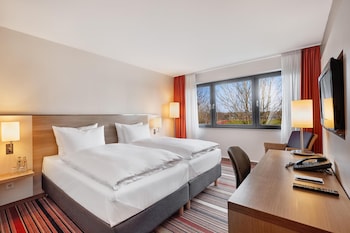 Comfort Room, 1 King Bed (Converts to 2 Twin Beds)