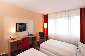 Comfort Room, 1 King Bed (Converts to 2 Twin Beds)