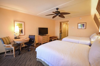 Room, 2 Double Beds, Garden View