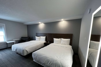 Basic Room, 2 Double Beds, Non Smoking