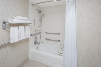 Standard Room, 1 Queen Bed, Accessible (Tub)