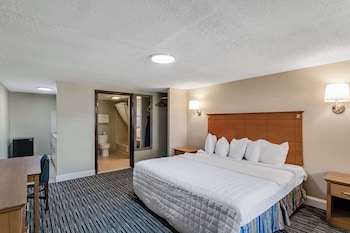 Suite, 1 King Bed, Kitchenette