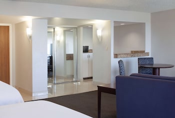 Junior Suite, 1 King Bed (Marina View)
