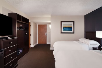 Room, 2 Double Beds, Accessible, Lake View (Mobility & Hearing, Roll-in Shower)