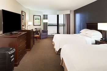Room, 2 Double Beds, Accessible, Lake View (Mobility & Hearing, Roll-in Shower)